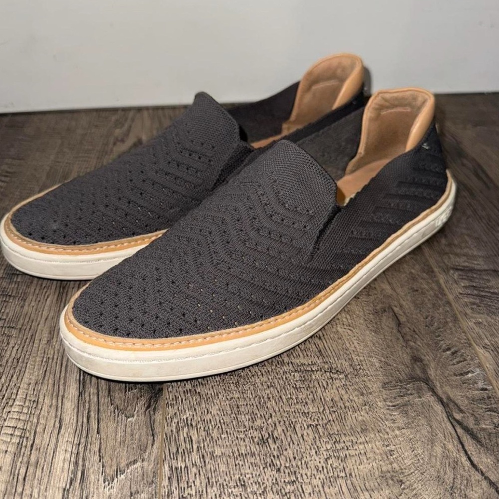 Ugg Sammy slip on shoes womens 7